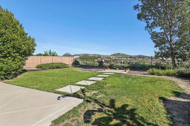 $1,425,000 | 5527 Alexandrine Court, Oceanside, CA 92057