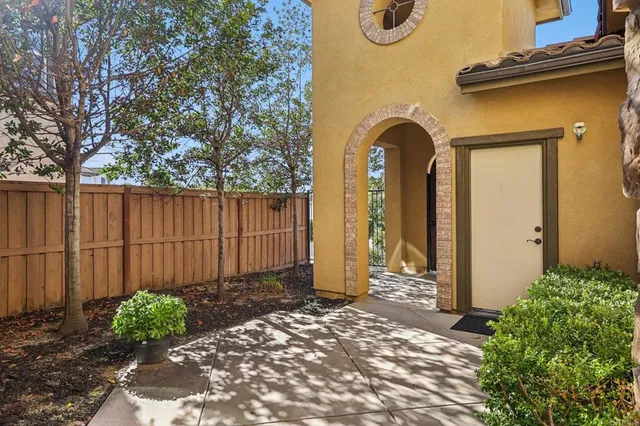 $1,425,000 | 5527 Alexandrine Court, Oceanside, CA 92057