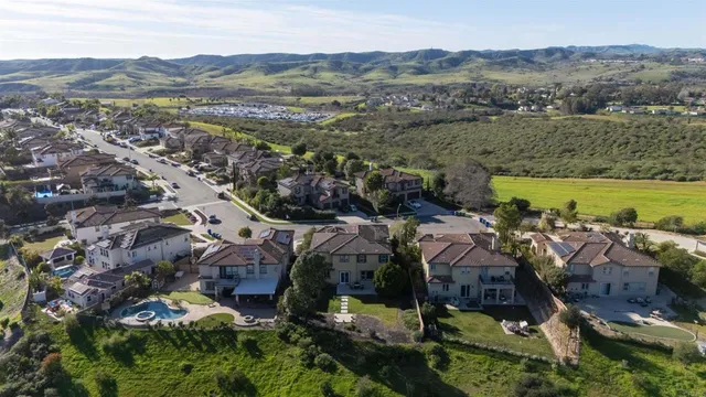 $1,425,000 | 5527 Alexandrine Court, Oceanside, CA 92057