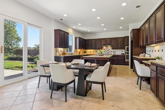 $1,425,000 | 5527 Alexandrine Court, Oceanside, CA 92057