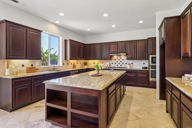 $1,425,000 | 5527 Alexandrine Court, Oceanside, CA 92057