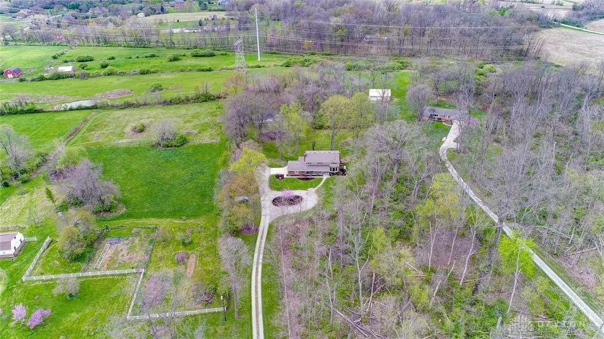 535 Van Eaton Road Xenia, OH 45385 - Photo 3 of 95 Gallery Image 3