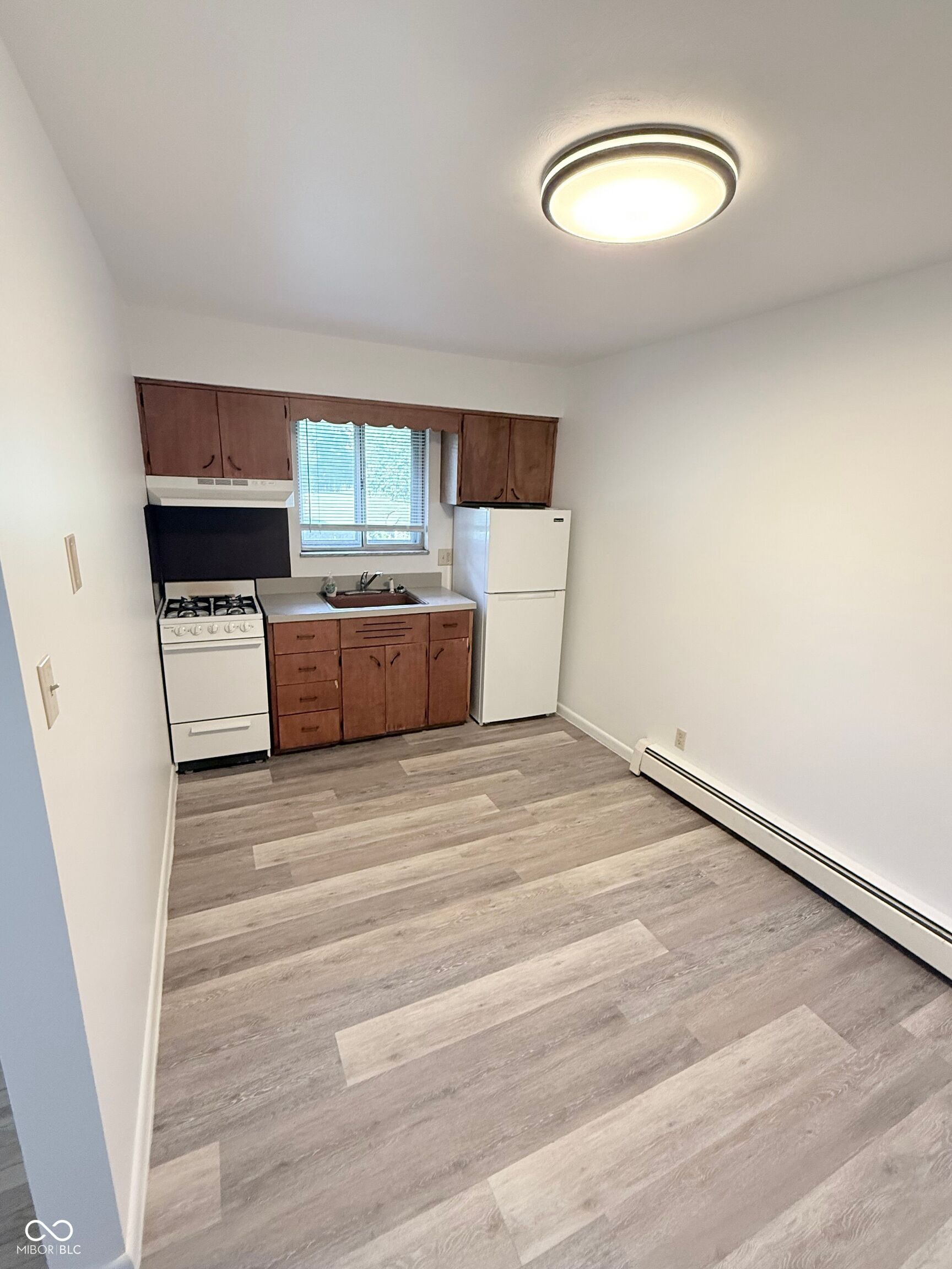 652 East Main Street, Unit 4 Plainfield, IN 46168 - Photo 3 of 7