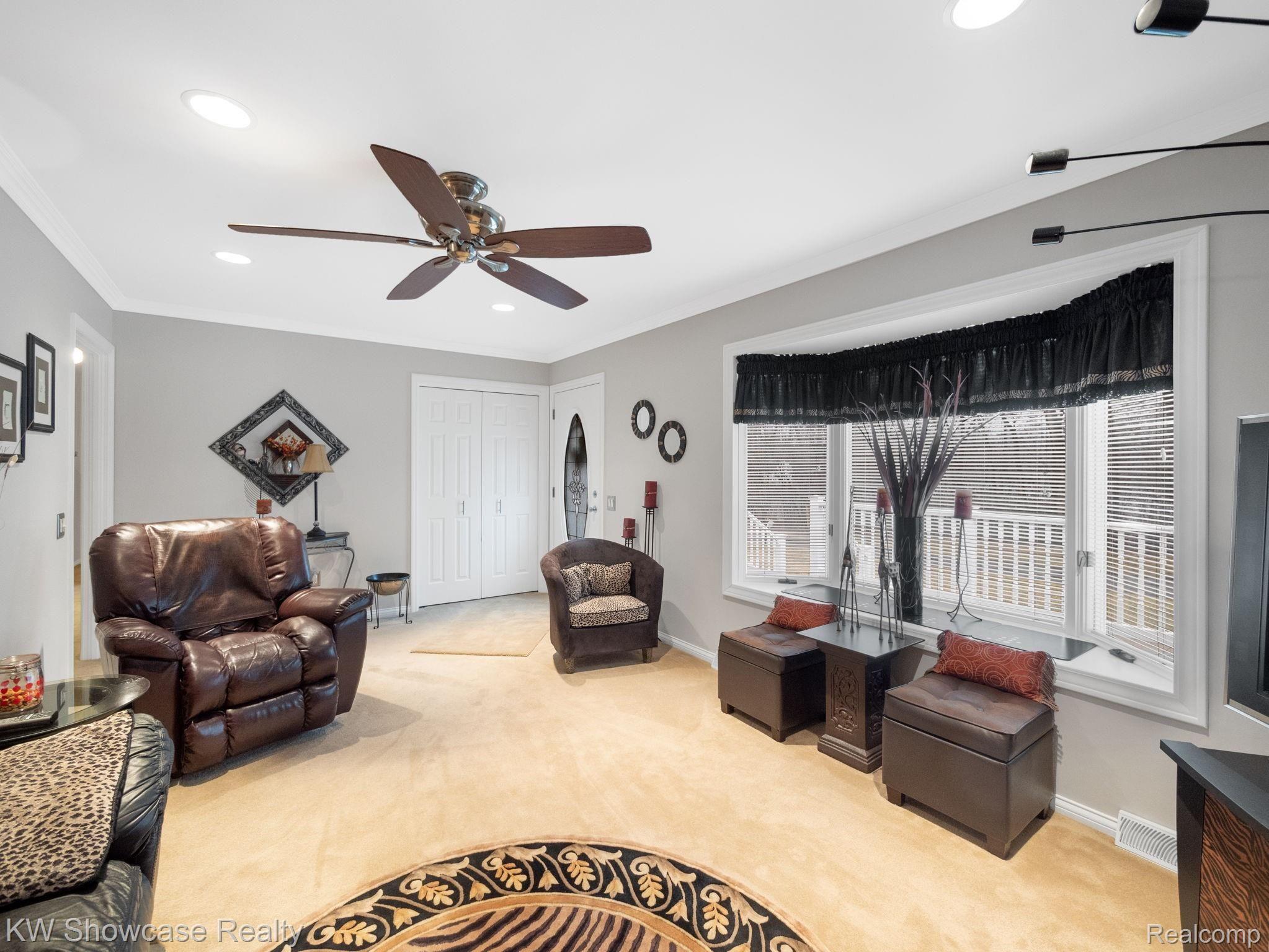 1492 Hiller Road Waterford, MI 48327 - Photo 12 of 39 24-web-or-mls-P1822655.jpg