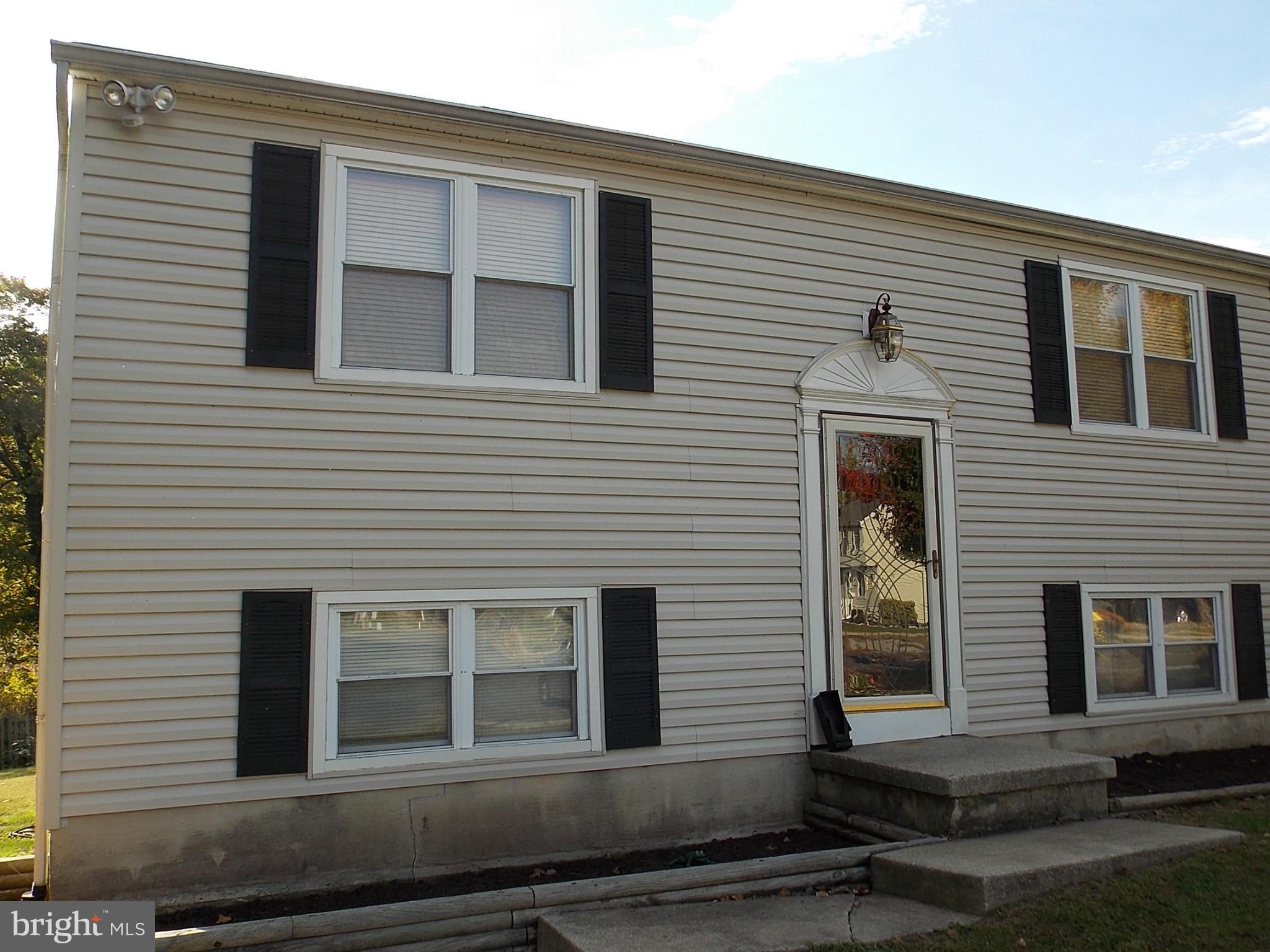 252 Lake Riviera Road Pasadena, MD 21122 - Photo 1 of 30 Exterior (Front)