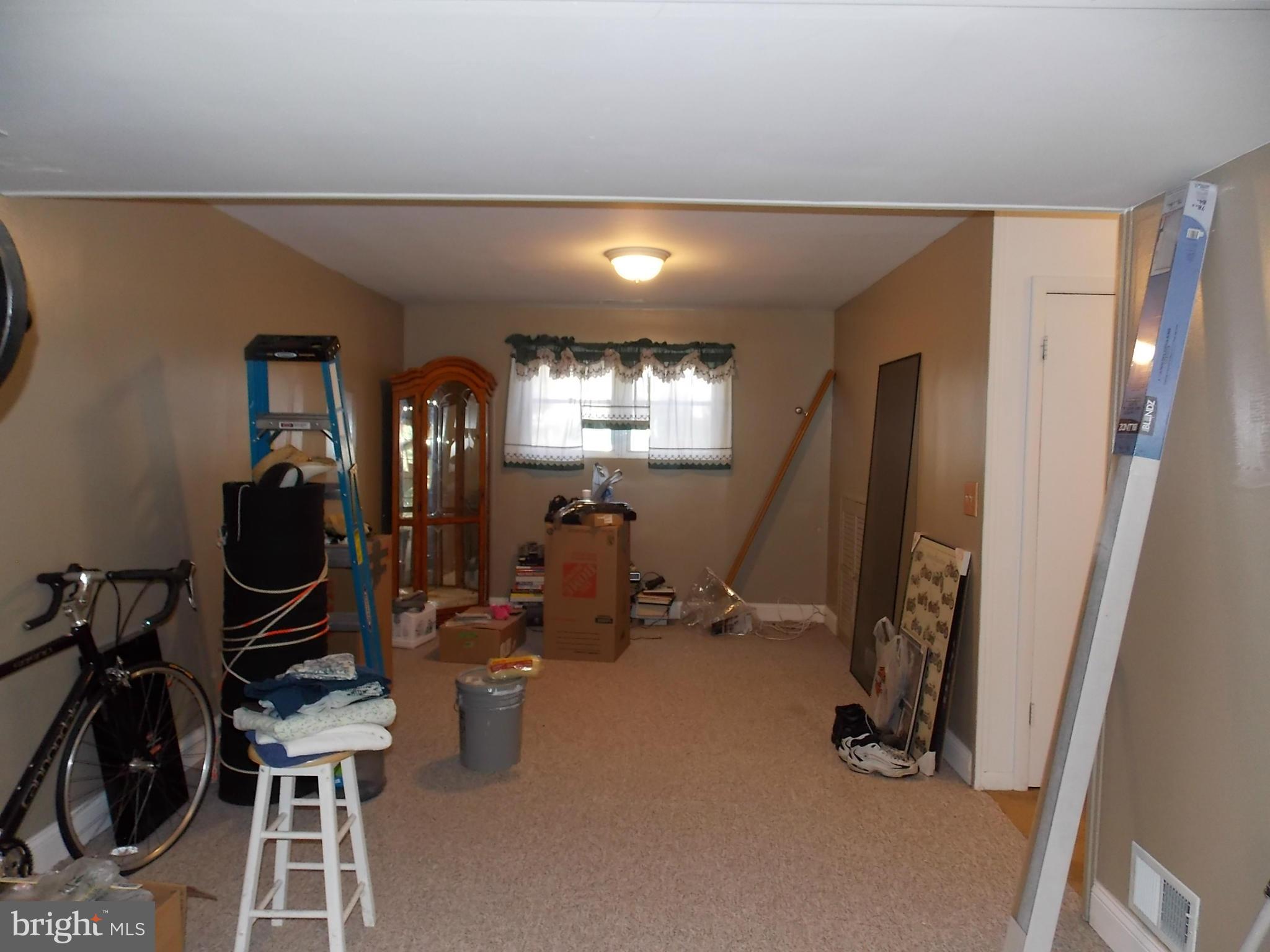 252 Lake Riviera Road Pasadena, MD 21122 - Photo 22 of 30 Family Room