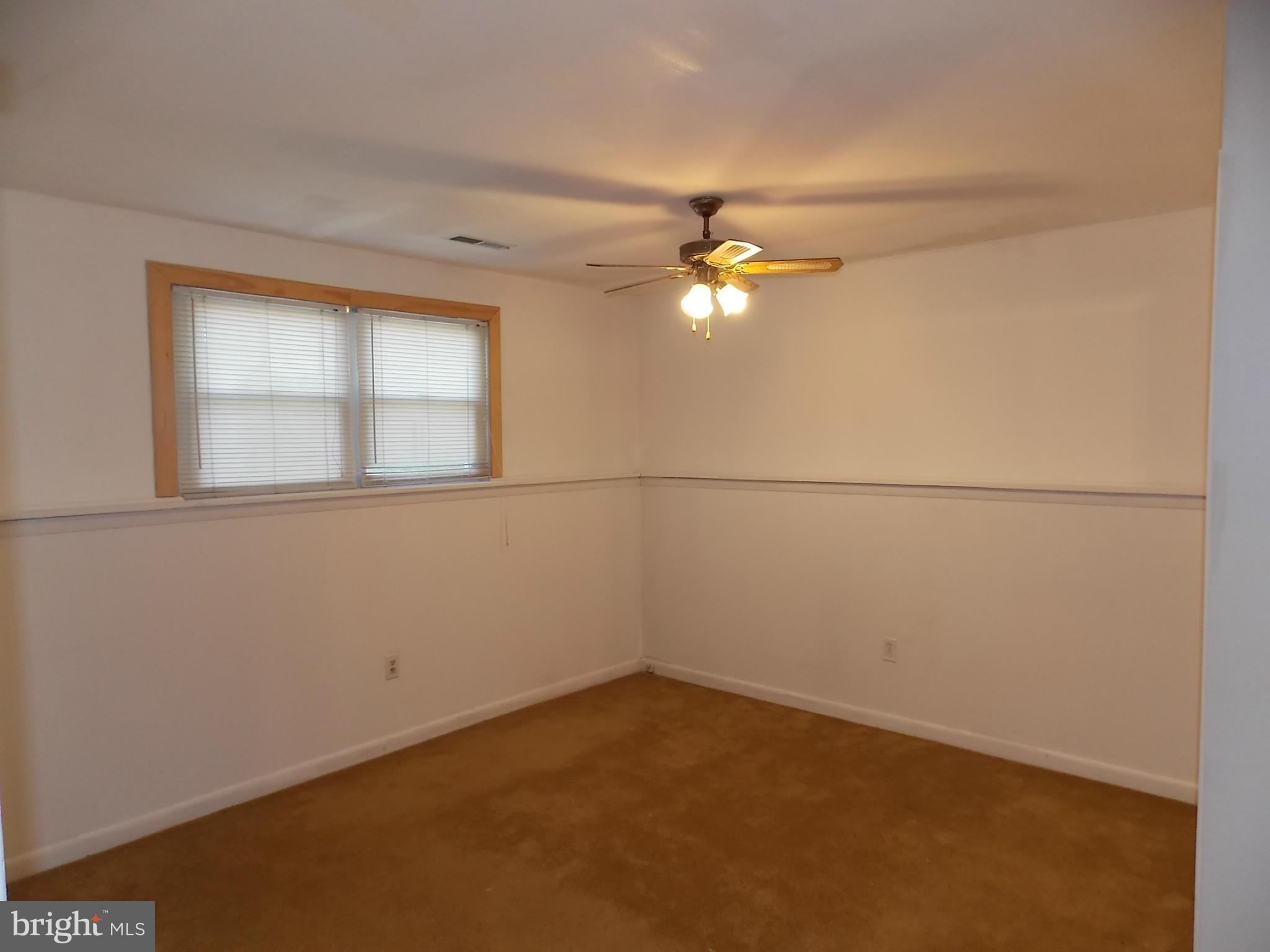 252 Lake Riviera Road Pasadena, MD 21122 - Photo 25 of 30 Bedroom