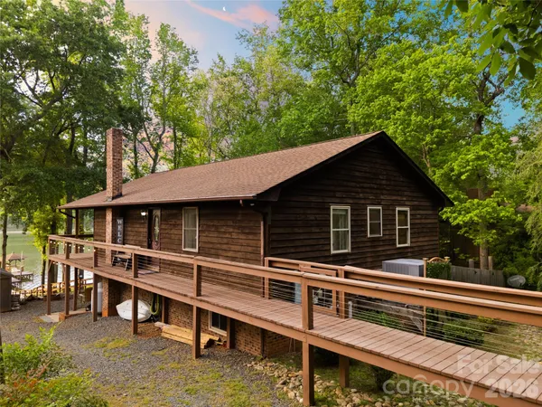 $899,000 | 226 Balsam Circle, Troy, NC 27371