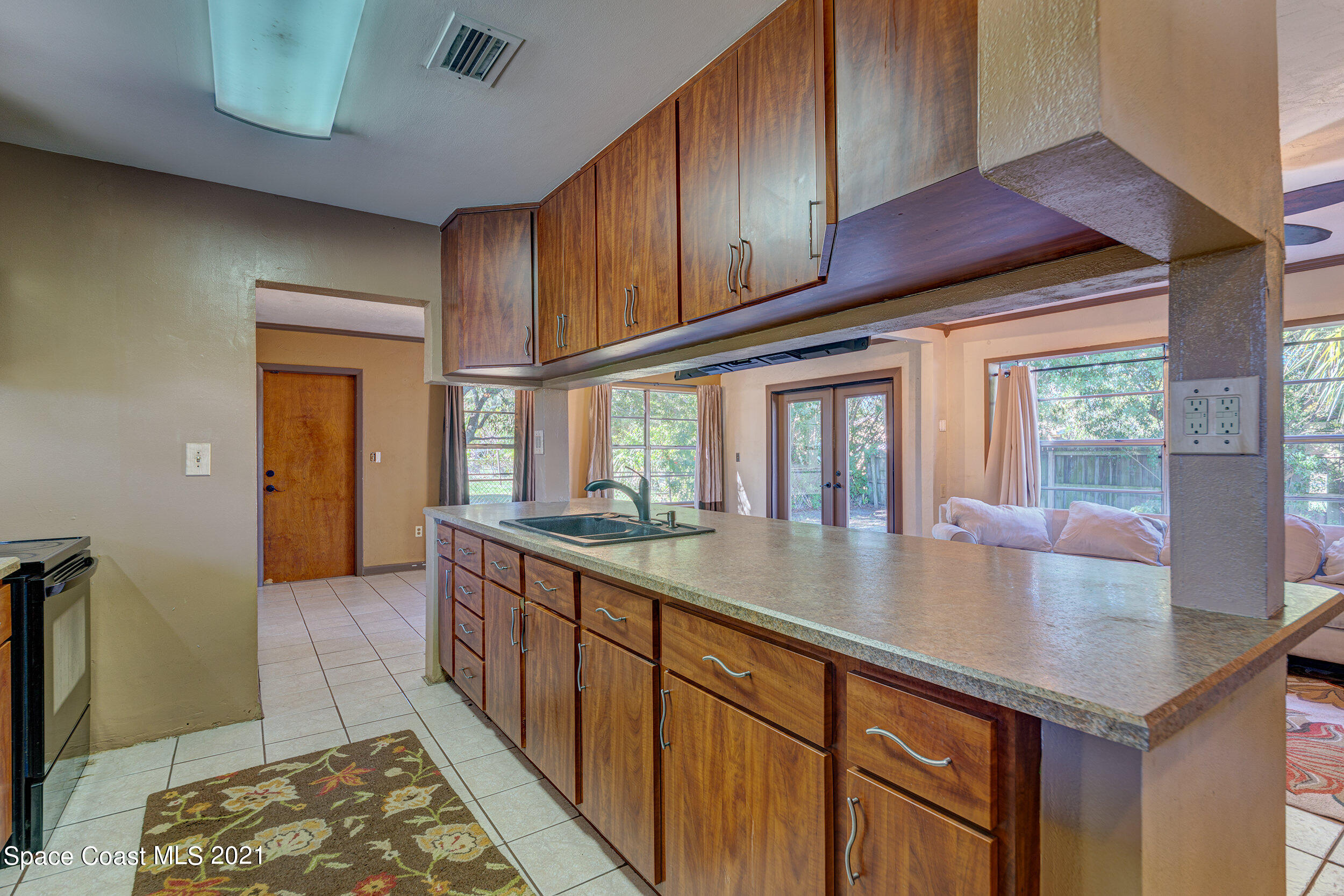 2975 Kosuth Road Northeast Palm Bay, FL 32905 - Photo 11 of 24 Kitchen