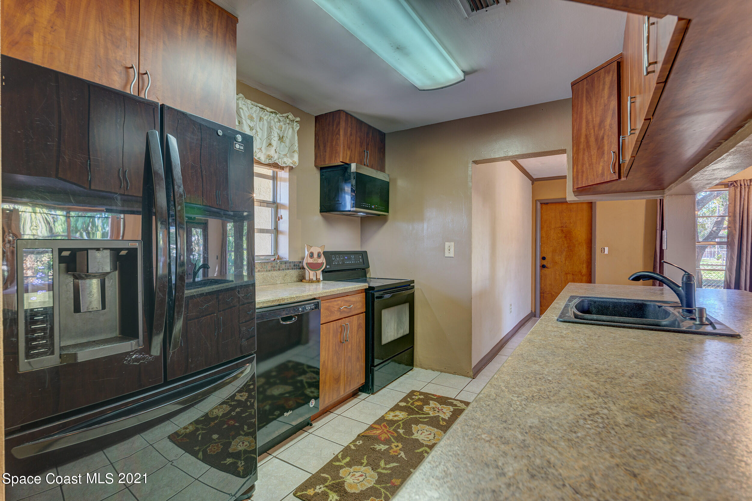 2975 Kosuth Road Northeast Palm Bay, FL 32905 - Photo 12 of 24 Kitchen