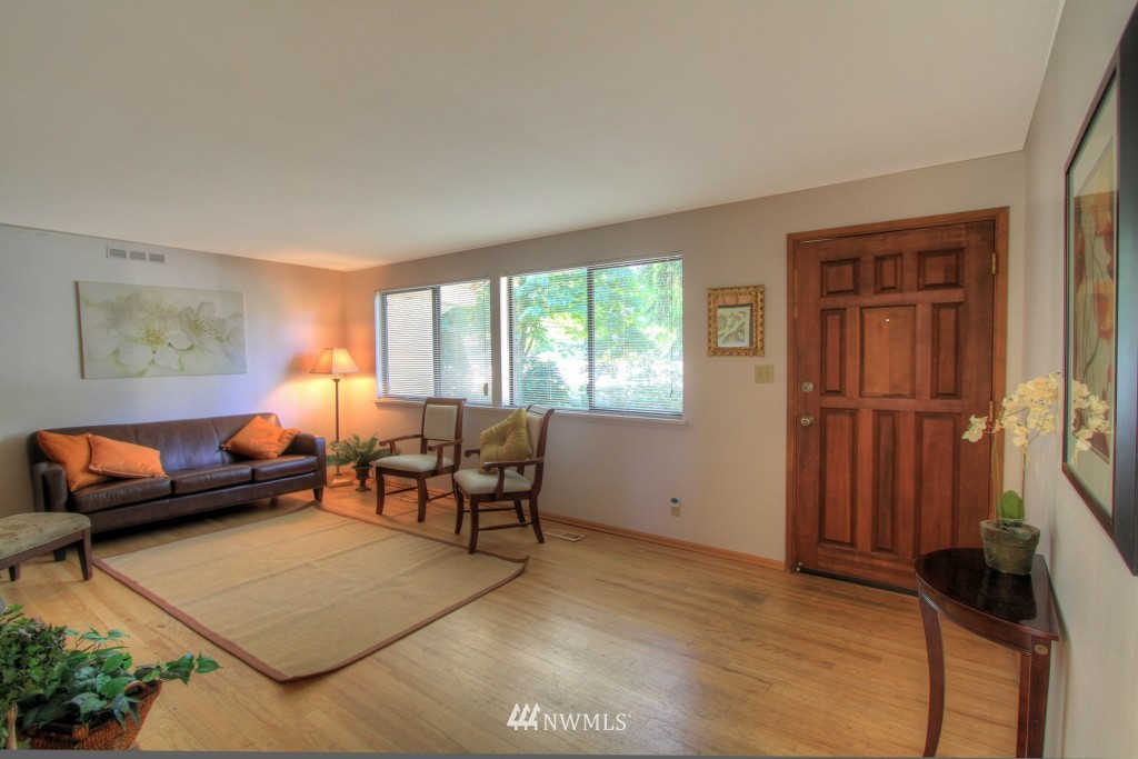 7724 238th Place Southwest Edmonds, WA 98026 - Photo 3 of 15