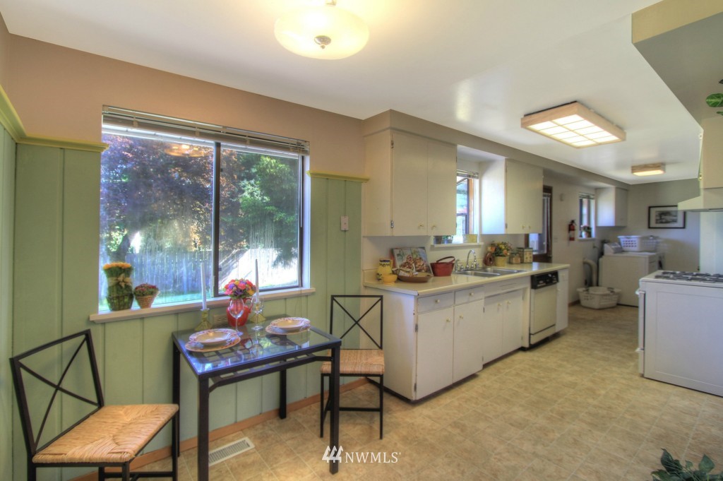 7724 238th Place Southwest Edmonds, WA 98026 - Photo 4 of 15