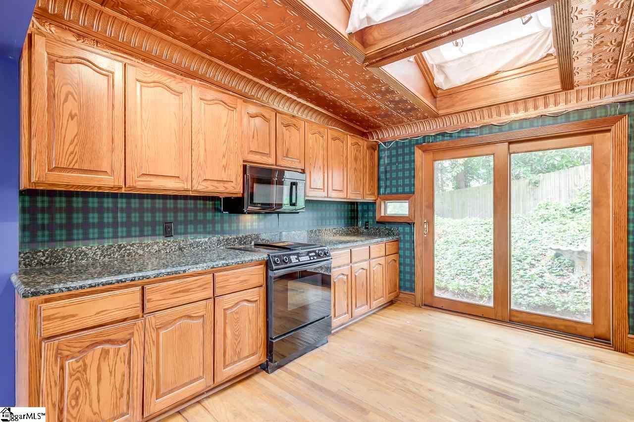 1027 Altamont Road Greenville, SC 29609 - Photo 11 of 36