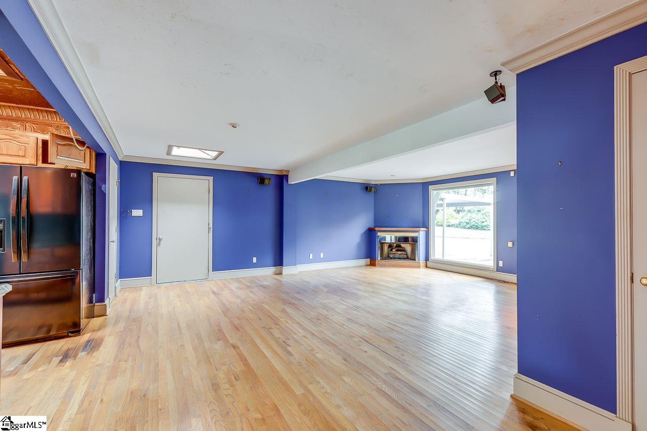 1027 Altamont Road Greenville, SC 29609 - Photo 14 of 36