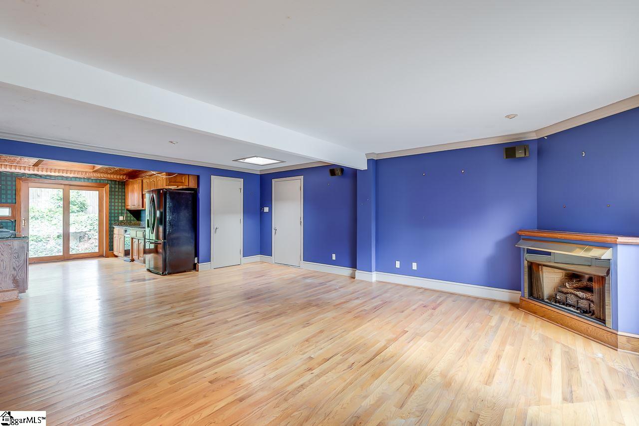 1027 Altamont Road Greenville, SC 29609 - Photo 15 of 36