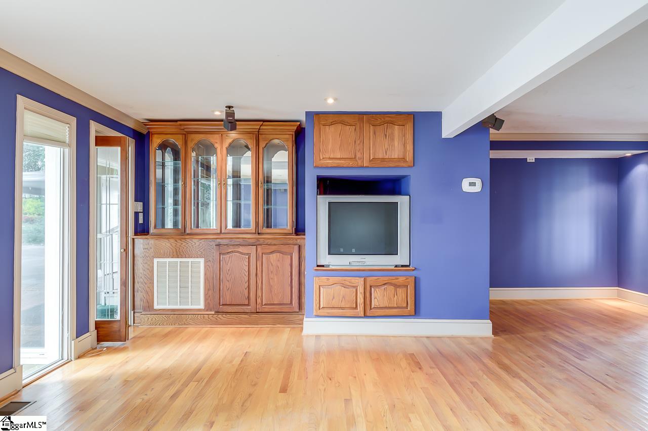 1027 Altamont Road Greenville, SC 29609 - Photo 17 of 36
