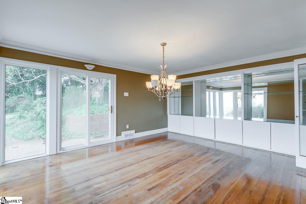 1027 Altamont Road Greenville, SC 29609 - Photo 7 of 36