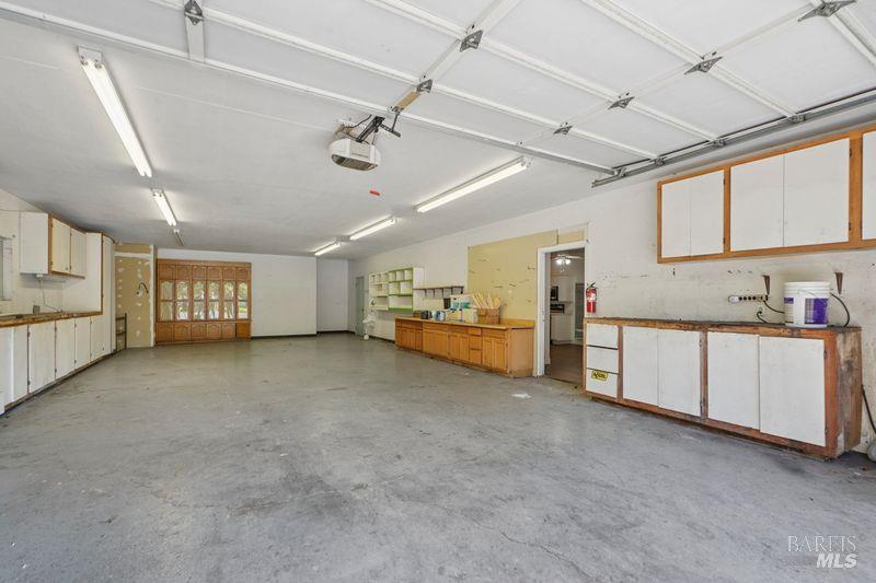 822 Robinson Road Sebastopol, CA 95472 - Photo 40 of 60 Large four car garage