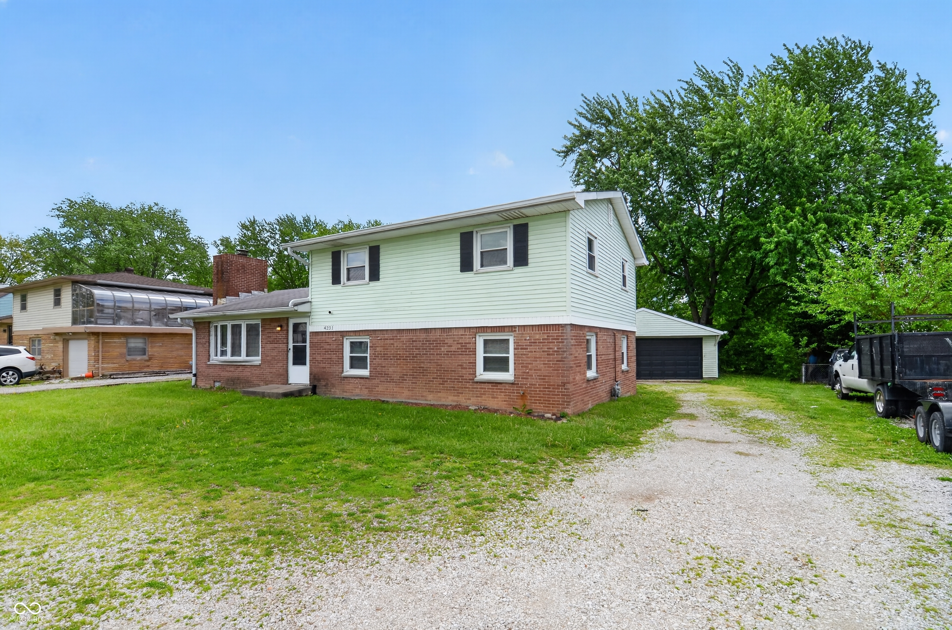 4231 Thompson Road Indianapolis, IN 46237 - Photo 3 of 40