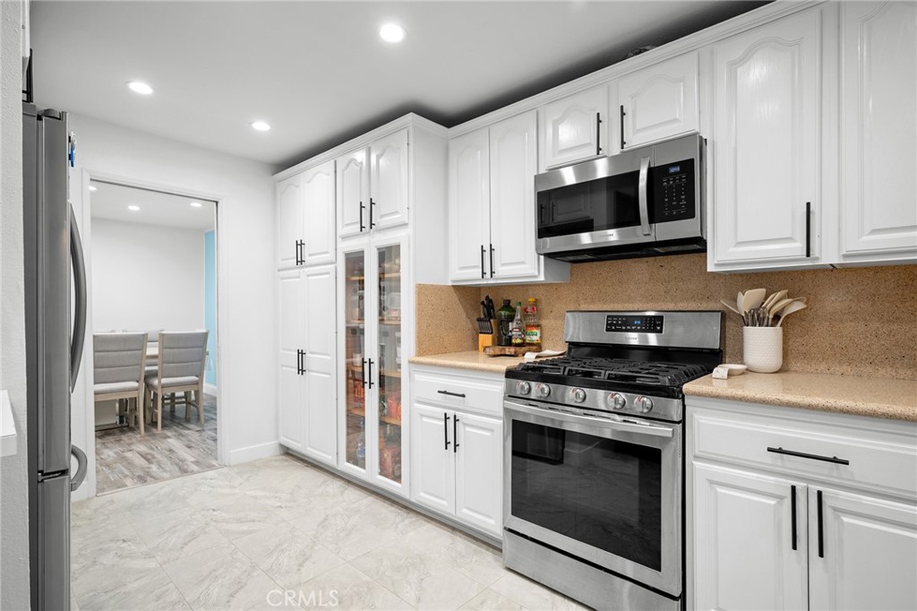 1325 Valley View Road, Unit 105 Glendale, CA 91202 - Photo 14 of 33 Gallery Image 14