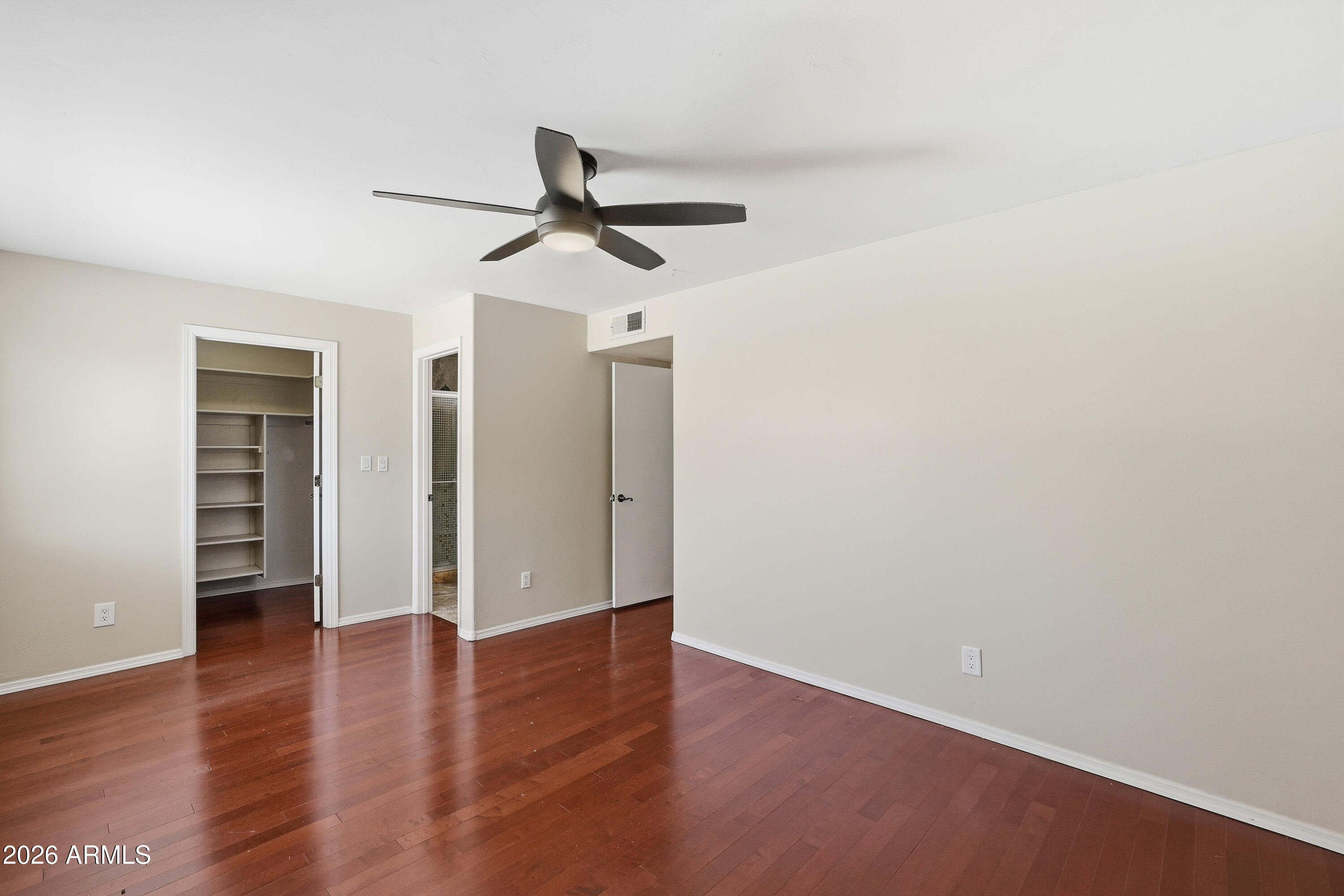 5654 West Mountain View Road Glendale, AZ 85302 - Photo 16 of 34 5654 (16)