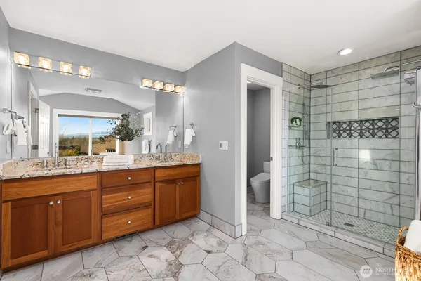 $3,800 | 21804 Quiet Water Loop East, Lake Tapps, WA 98391