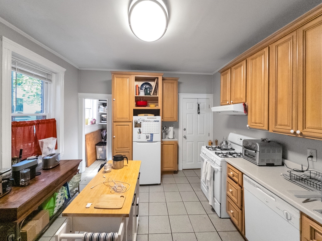 593 Centre Street, Unit 3 Boston, MA 02130 - Photo 6 of 14