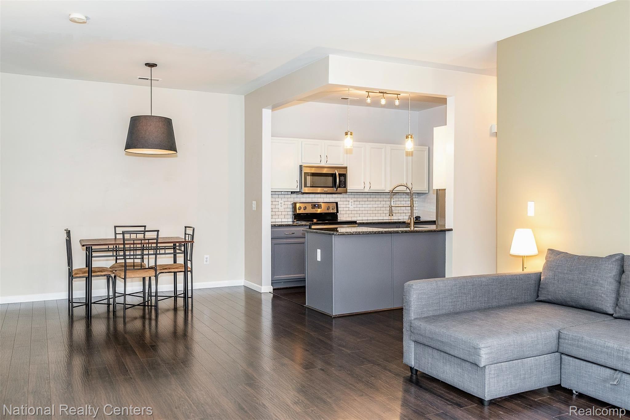 11740 Farmington Road Livonia, MI 48150 - Photo 12 of 31 DSC_9923.jpg