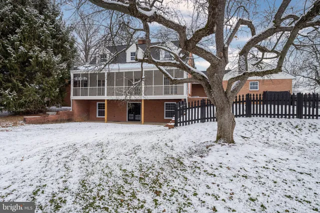 $899,000 | 17747 Silcott Springs Road, Purcellville, VA 20132