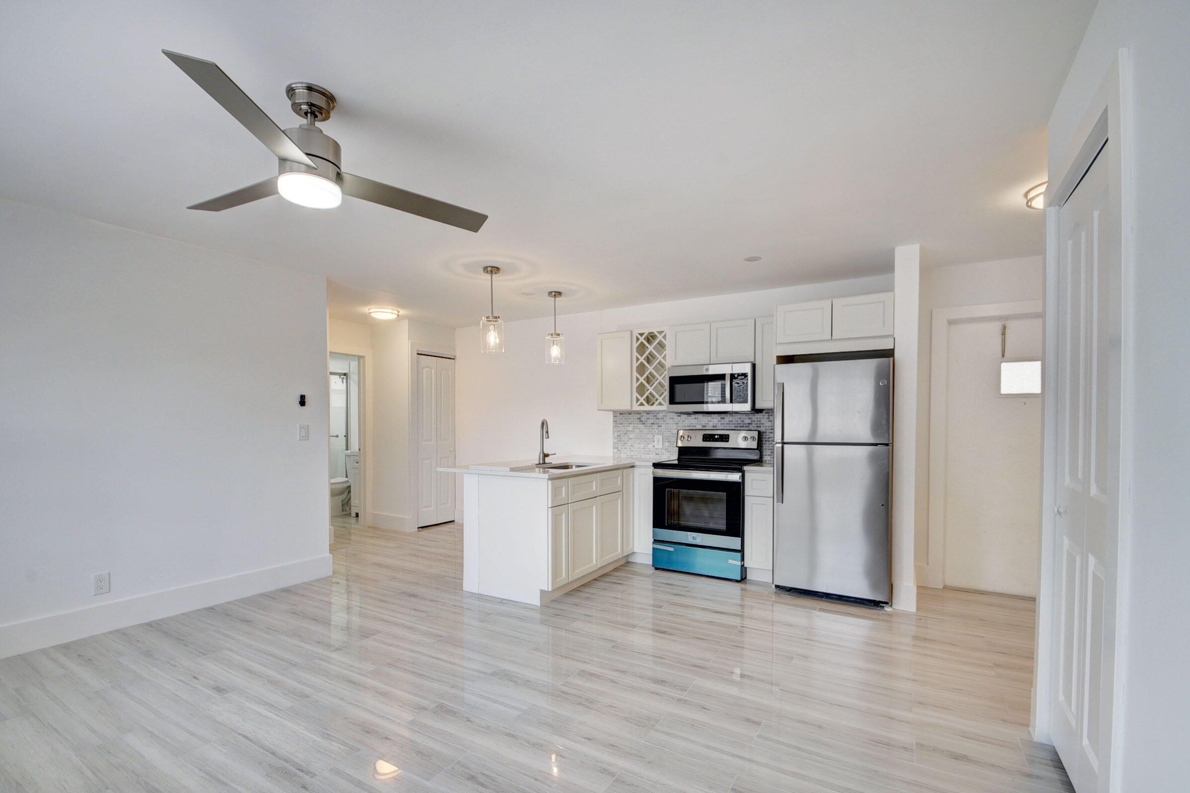 525 South Broadway, Unit C Lantana, FL 33462 - Photo 3 of 19 20240628014445739463000000-o