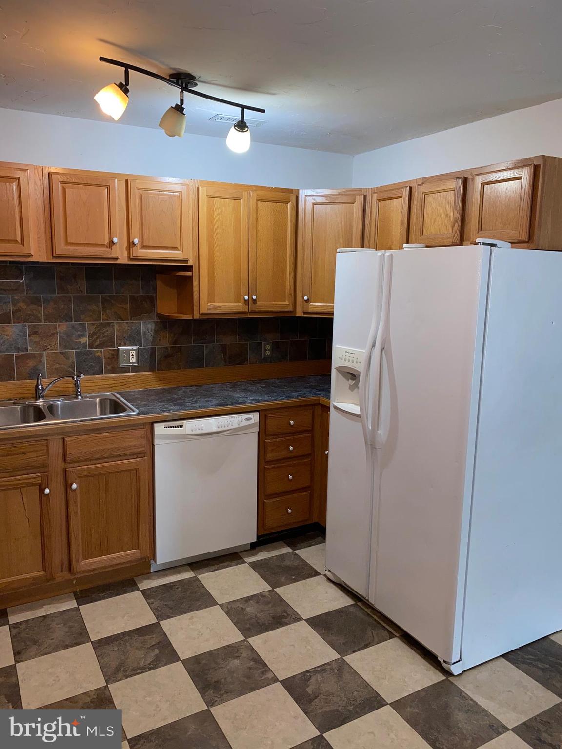 458 Springbrook Court Hanover, PA 17331 - Photo 8 of 20 Gallery Image 8