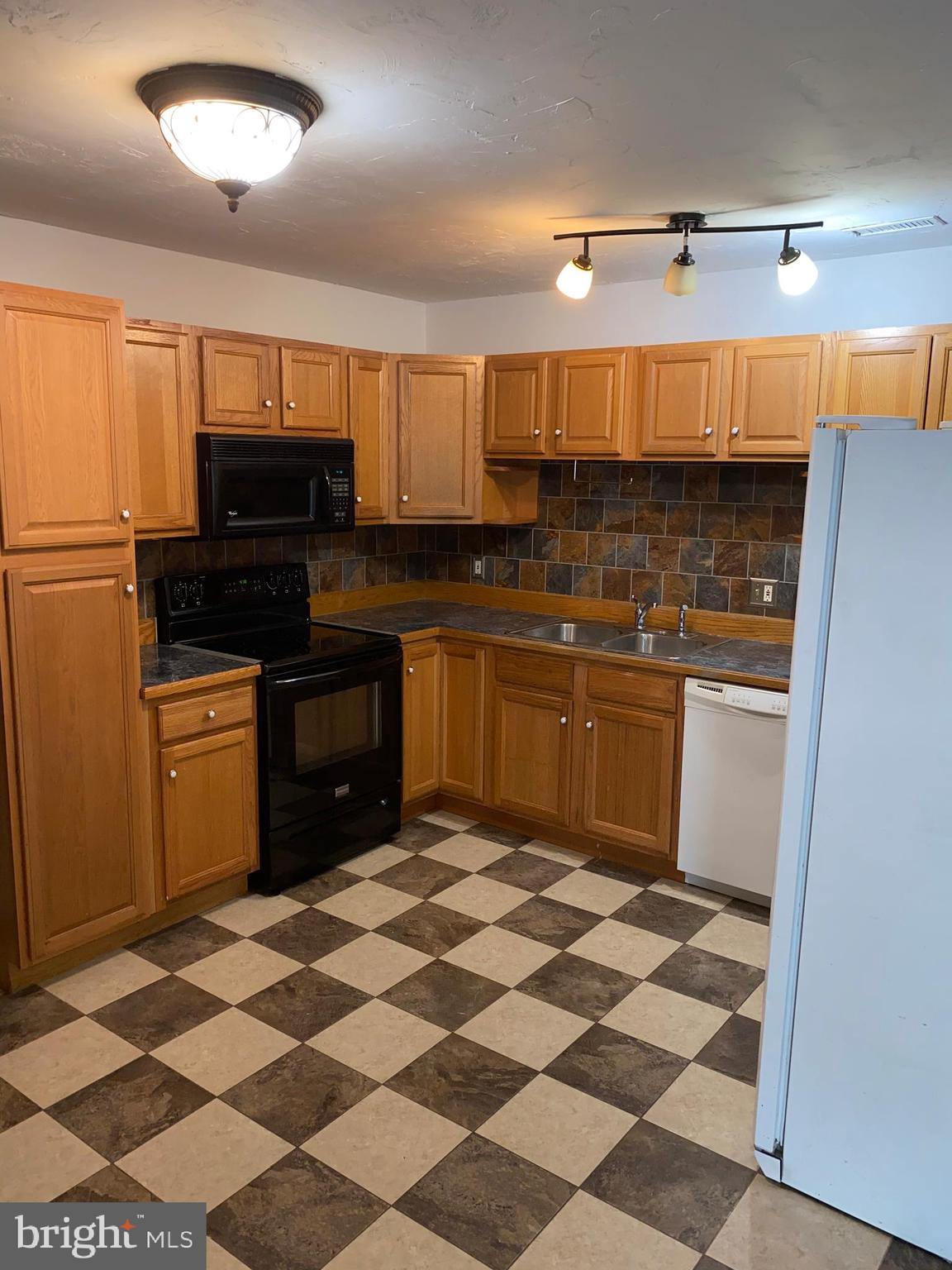458 Springbrook Court Hanover, PA 17331 - Photo 9 of 20 Gallery Image 9