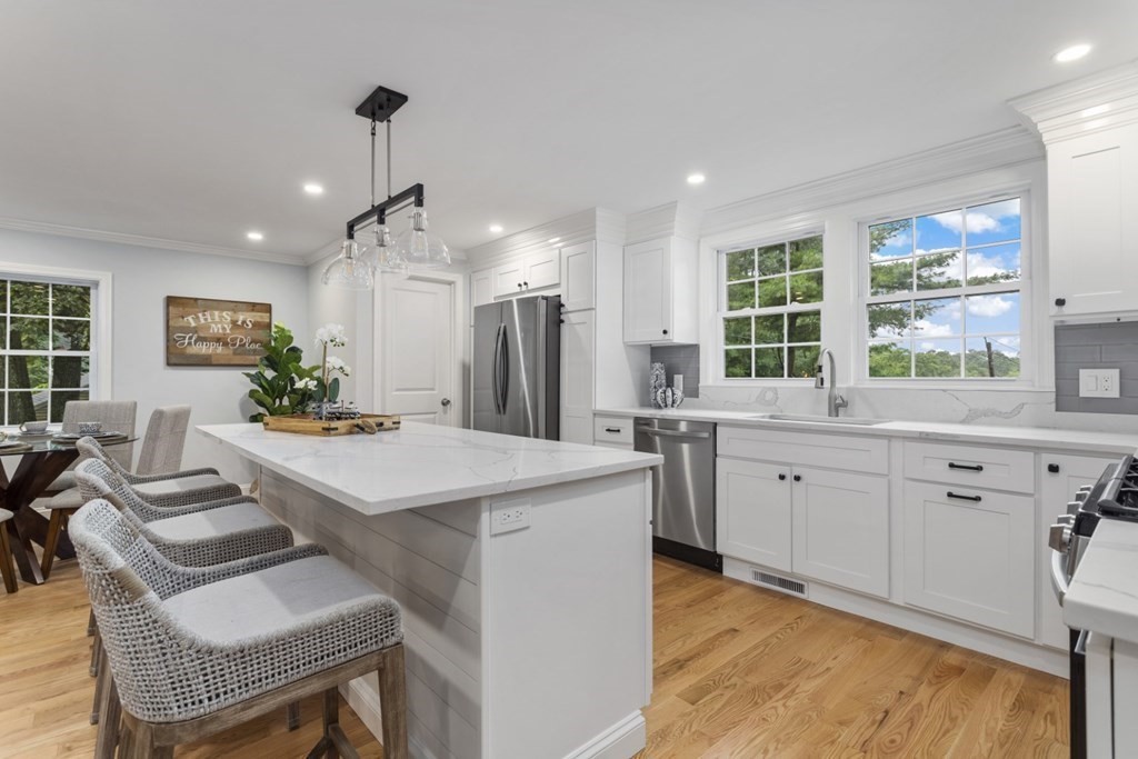 58 Great Woods Road Saugus, MA 01906 - Photo 8 of 41 Gallery Image 8
