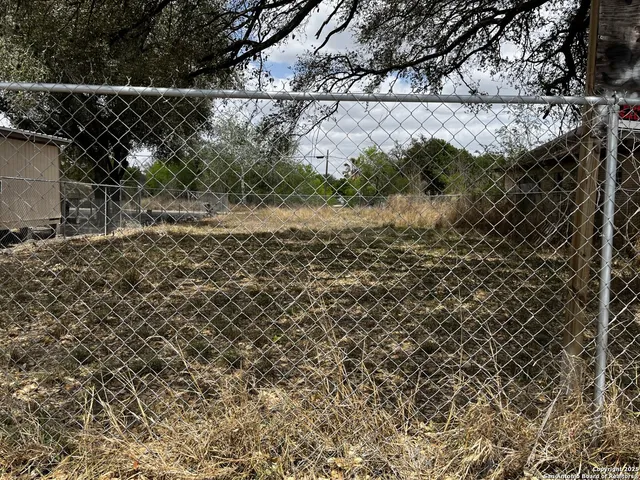 $16,000 | 425 West Rice Street, Falfurrias, TX 78355