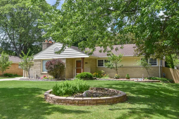 $417,500 | 2127 North 122nd Street, Wauwatosa, WI 53226