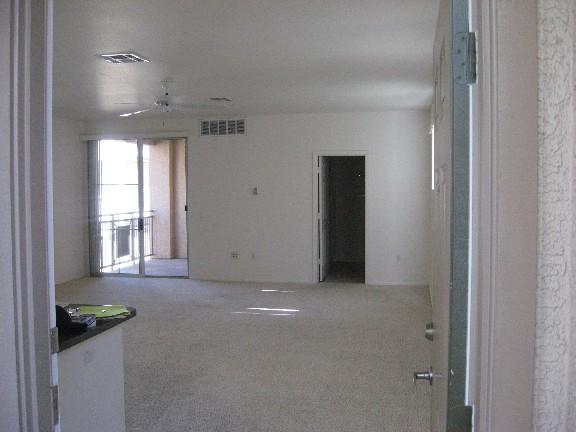 911 East Camelback Road, Unit 2007 Phoenix, AZ 85014 - Photo 2 of 3 Living Room