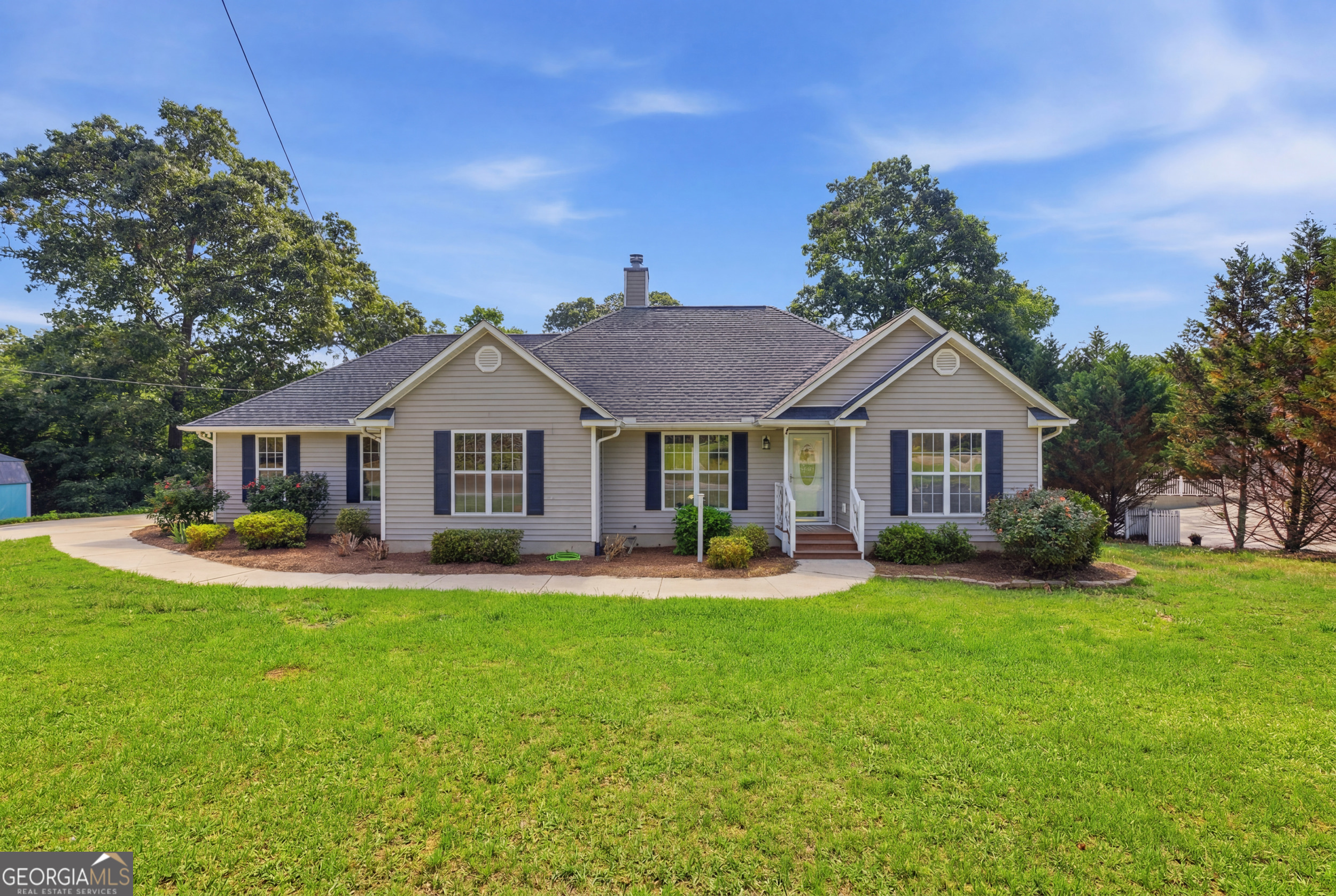 171 Winding Way Hartwell, GA 30643 - Photo 1 of 37 a front view of a house with a yard