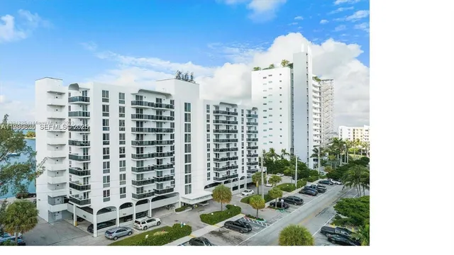 $2,750 | 7928 West Drive, Unit 707, North Bay Village, FL 33141