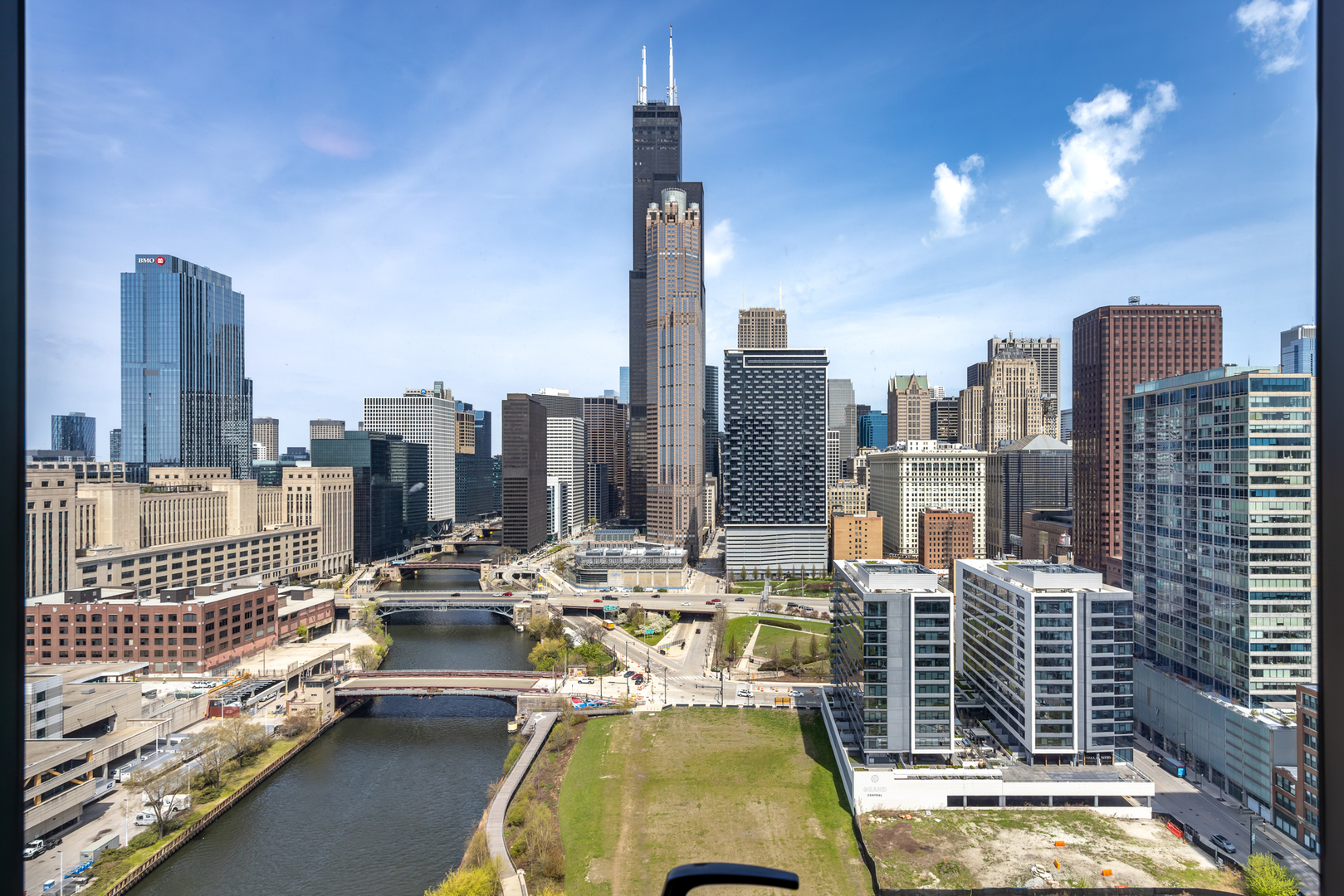 Undisclosed Address Chicago, IL 60607 - Photo 22 of 44 a picture of city view