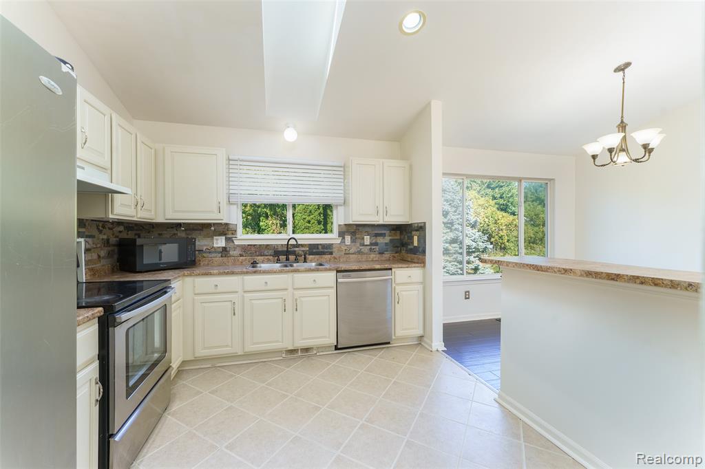 3307 Pond Ridge Drive Holly, MI 48442 - Photo 12 of 26