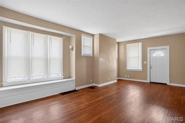 $144,900 | 6815 Etzel Avenue, University City, MO 63130