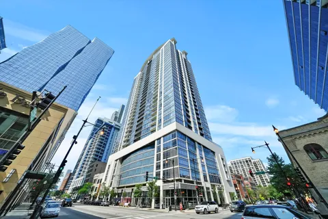 $495,000 | 100 East 14th Street, Unit 1204, Chicago, IL 60605