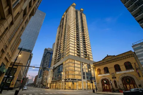 $495,000 | 100 East 14th Street, Unit 1204, Chicago, IL 60605