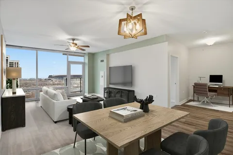 $495,000 | 100 East 14th Street, Unit 1204, Chicago, IL 60605