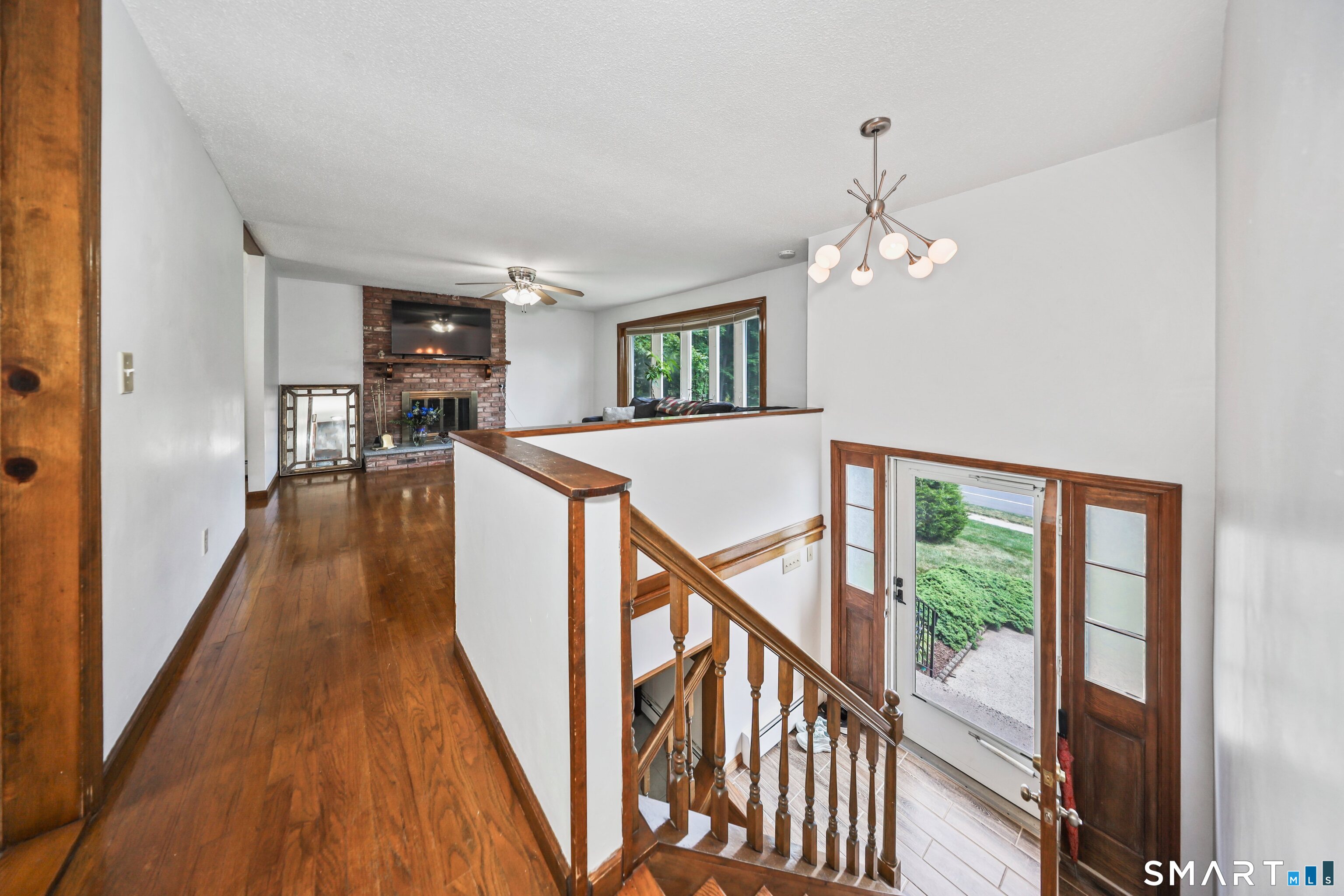 430 Shepard Avenue Hamden, CT 06514 - Photo 3 of 35