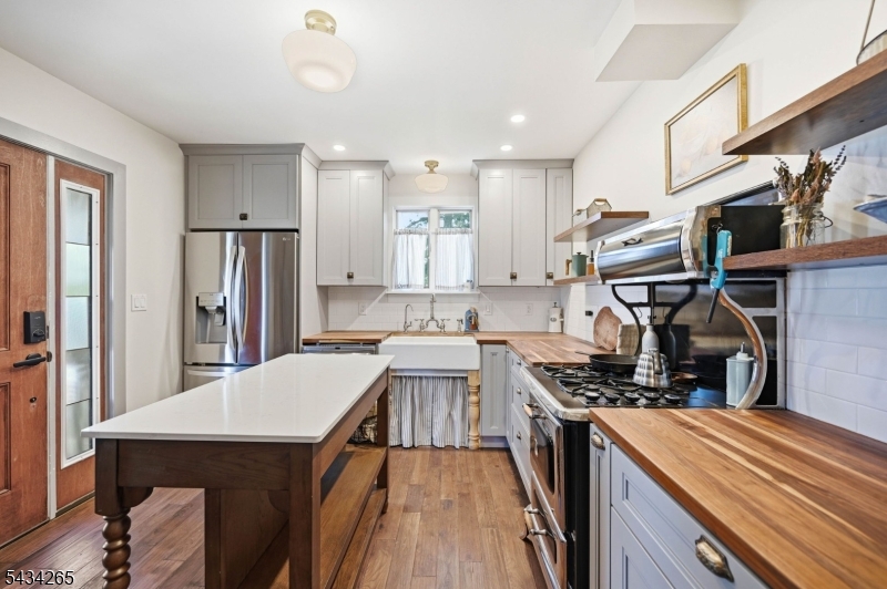 135 Franklin Road Denville, NJ 07834 - Photo 11 of 49
