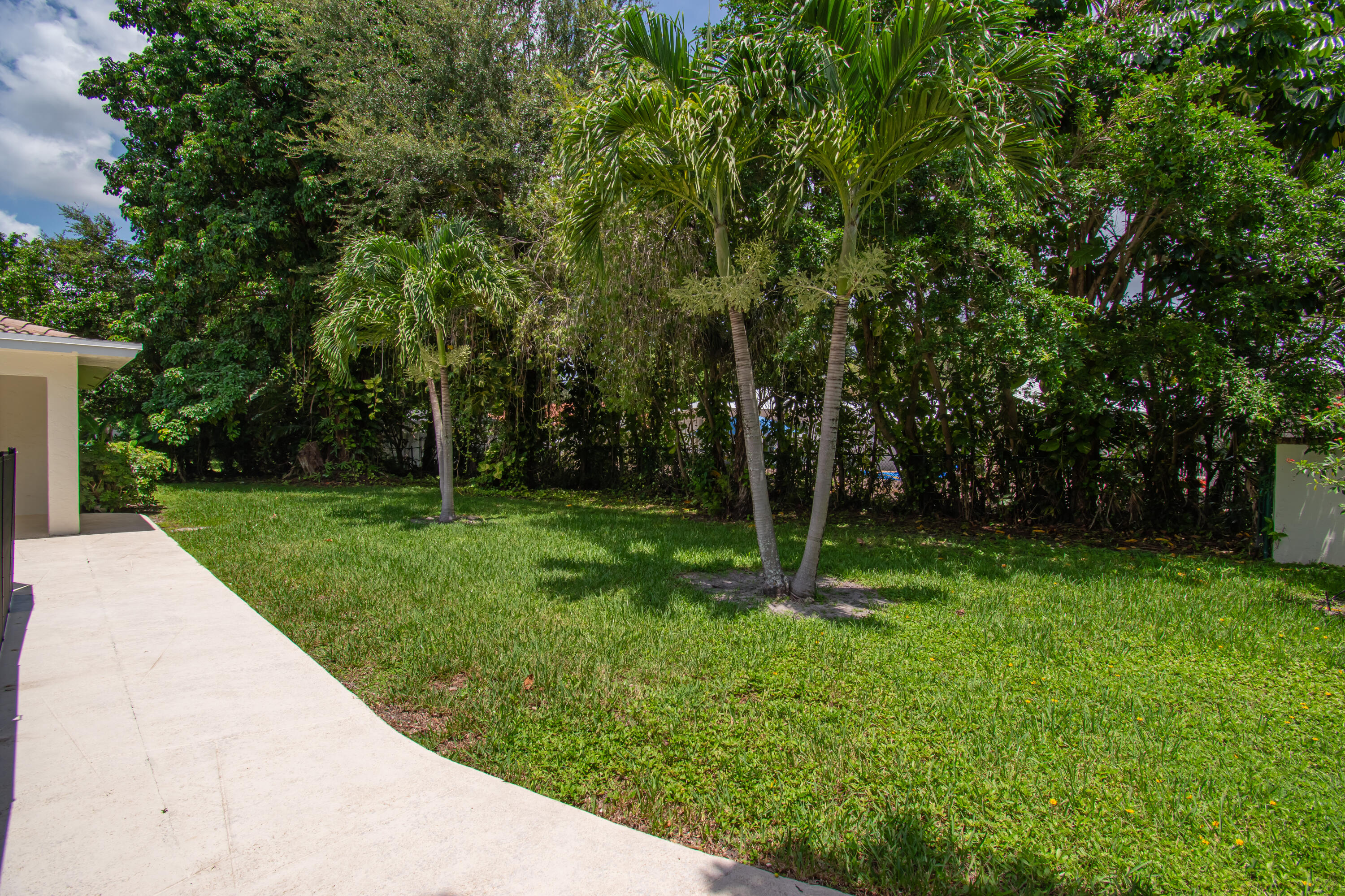 6749 South Grande Drive Boca Raton, FL 33433 - Photo 35 of 35 a view of a park with large trees