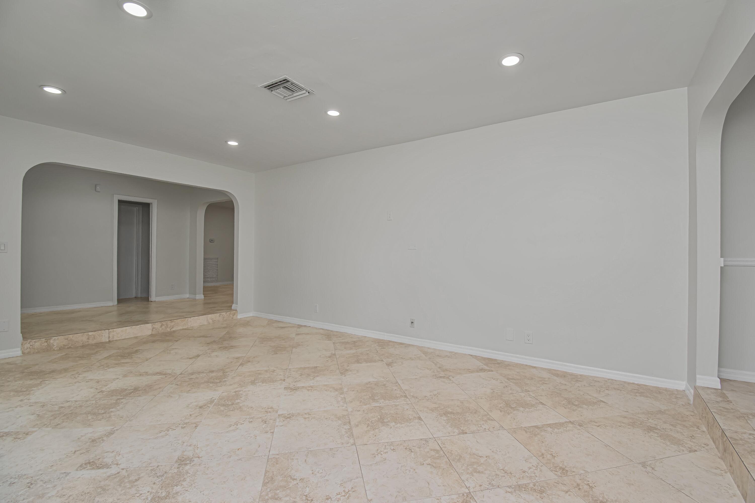 6749 South Grande Drive Boca Raton, FL 33433 - Photo 9 of 35 a view of an empty room