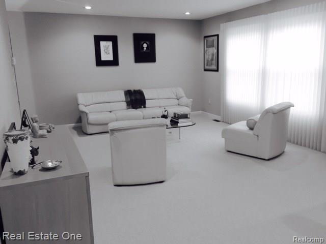 30069 High Valley Road Farmington Hills, MI 48331 - Photo 4 of 17