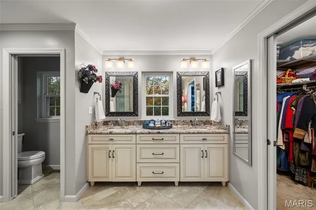 $1,200,000 | 29 A Chapel Hill Estates Drive, Town and Country, MO 63131